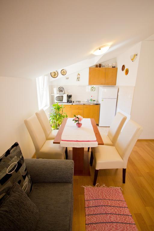 Apartment Bucevic Šibenik Стая снимка